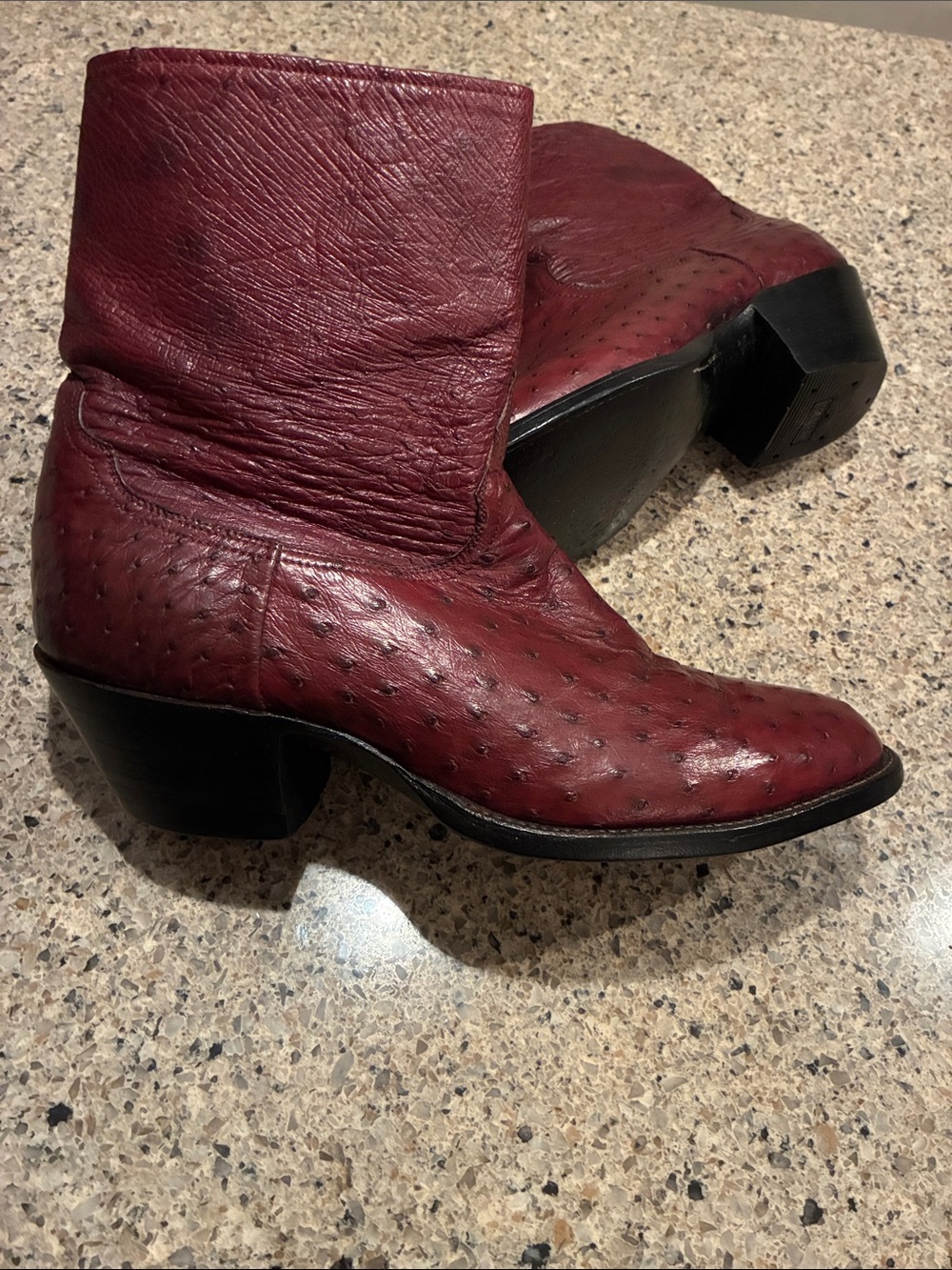 Women's size 10 (Men’s 8.5)Burgundy Ostrich Leather Vintage Zip Up Ankle Boots